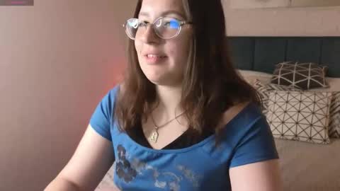 Hi  Im Peneloppa online show from 10/06/25, 09:45