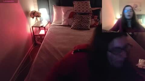 Hi  Im Peneloppa online show from 12/13/25, 10:04