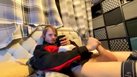 Penguin online show from 09/13/25, 09:58