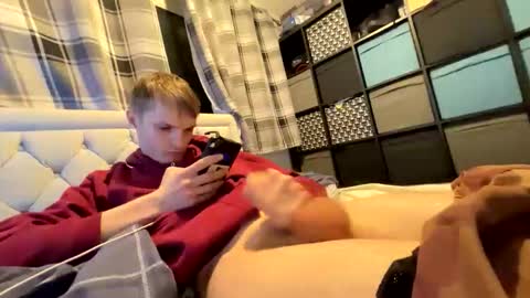 Penguin online show from 10/30/25, 03:08