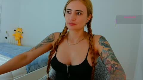 Hi Im Penelope  better vibrations  1111 online show from 06/03/26, 10:07