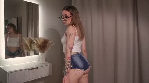 im Kira today is my 1st day here 3 online show from 07/21/26, 04:15