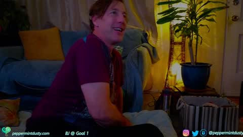 Peppermint and Dusty  online show from 12/29/24, 03:22