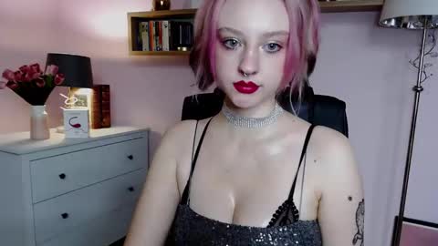 Snapshot of perfect_madeline chatting on 12/30/24, 06:38 Madeline online show from 12/30/24, 06:38