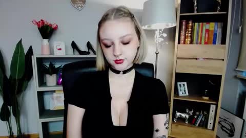 Snapshot of perfect_madeline chatting on 11/02/25, 02:41 Madeline online show from 11/02/25, 02:41