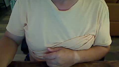 perfecto1957 online show from 12/15/25, 02:21