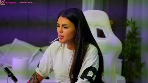 Dee online show from 10/25/25, 05:08