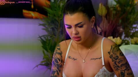 Dee online show from 10/28/25, 05:15