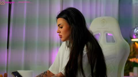 Dee online show from 03/25/26, 05:30