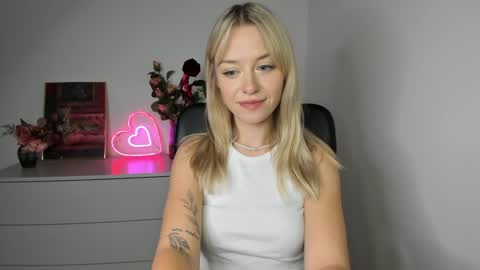 Snapshot of perfectxcindy chatting on 12/02/24, 12:18 Cindy online show from 12/02/24, 12:18