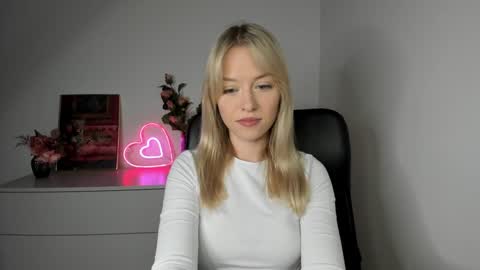 Snapshot of perfectxcindy chatting on 12/04/24, 06:22 Cindy online show from 12/04/24, 06:22