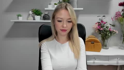 Snapshot of perfectxcindy chatting on 01/16/25, 06:25 Cindy online show from 01/16/25, 06:25
