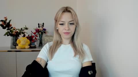 Snapshot of perfectxcindy chatting on 02/19/25, 12:33 Cindy online show from 02/19/25, 12:33