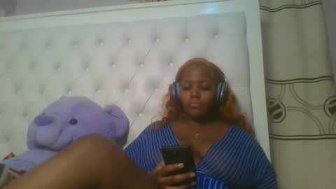 Snapshot of periwinkle20 chatting on 04/21/26, 02:51 Taurus online show from 04/21/26, 02:51