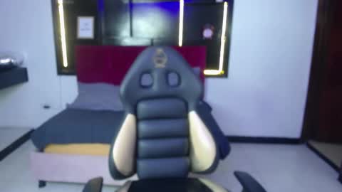 perla_lovely online show from 03/17/26, 12:30