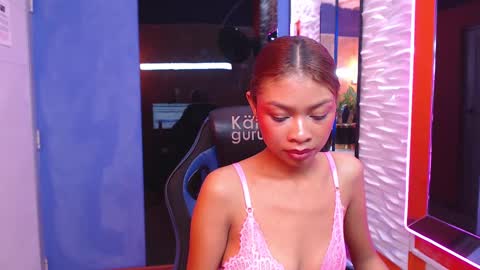 Perla online show from 02/28/25, 06:20