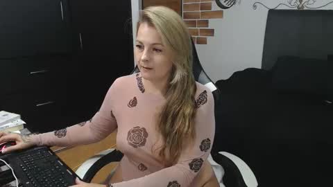 goloza online show from 11/21/25, 02:43