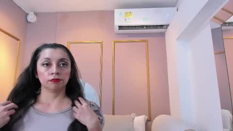 Snapshot of perlapreciosa chatting on 02/23/25, 03:35 PerlaPreciosa online show from 02/23/25, 03:35