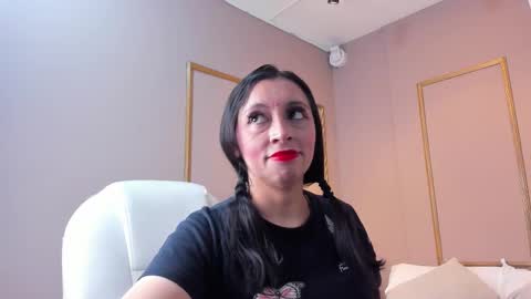 Snapshot of perlapreciosa chatting on 11/02/25, 04:04 PerlaPreciosa online show from 11/02/25, 04:04