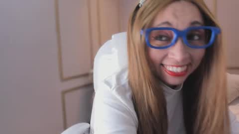 Snapshot of perlapreciosa chatting on 02/01/26, 04:00 PerlaPreciosa online show from 02/01/26, 04:00