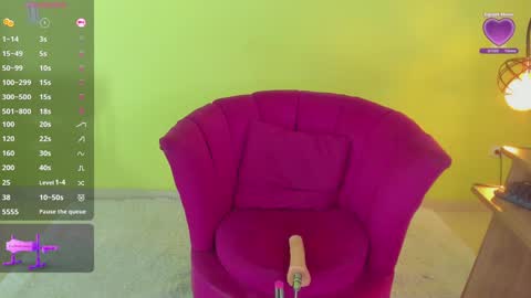 Snapshot of persefone_saira chatting on 01/17/25, 12:42 Marie online show from 01/17/25, 12:42