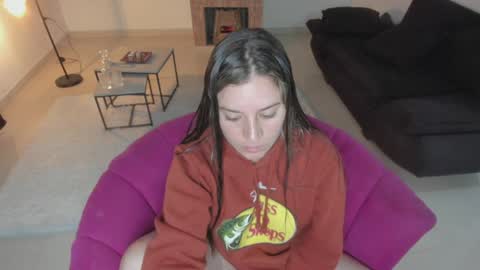 Snapshot of persefone_saira chatting on 01/31/25, 11:35 Marie online show from 01/31/25, 11:35