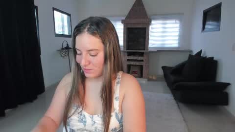 Snapshot of persefone_saira chatting on 03/06/25, 12:19 Marie online show from 03/06/25, 12:19
