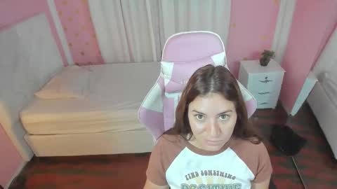 Snapshot of persefone_saira chatting on 10/22/25, 09:53 Marie online show from 10/22/25, 09:53
