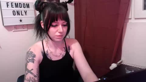 Persephone online show from 04/21/26, 12:11