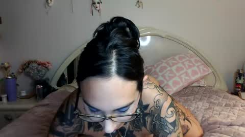 Snapshot of persianbabe1990 chatting on 07/18/26, 03:22 persianbabe1990 online show from 07/18/26, 03:22