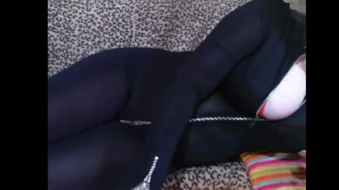 Snapshot of pervdomx chatting on 01/01/25, 10:13 Lady K online show from 01/01/25, 10:13