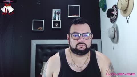 Snapshot of perverseveteranmanxxx chatting on 12/23/24, 04:06 Carlos online show from 12/23/24, 04:06