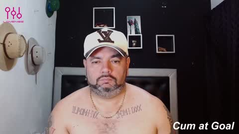 Snapshot of perverseveteranmanxxx chatting on 01/21/25, 03:54 Carlos online show from 01/21/25, 03:54