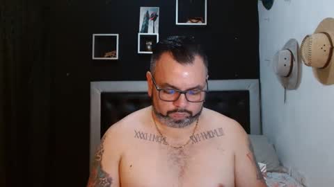 Snapshot of perverseveteranmanxxx chatting on 01/27/25, 01:05 Carlos online show from 01/27/25, 01:05