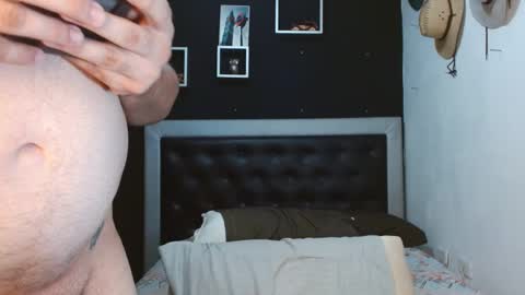 Snapshot of perverseveteranmanxxx chatting on 02/08/25, 09:57 Carlos online show from 02/08/25, 09:57