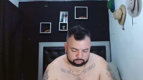 Snapshot of perverseveteranmanxxx chatting on 02/14/25, 04:31 Carlos online show from 02/14/25, 04:31