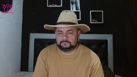 Snapshot of perverseveteranmanxxx chatting on 02/21/25, 02:48 Carlos online show from 02/21/25, 02:48