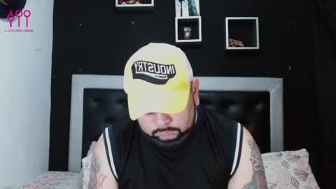 Snapshot of perverseveteranmanxxx chatting on 02/22/25, 01:44 Carlos online show from 02/22/25, 01:44