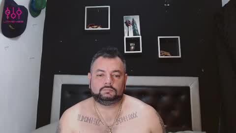 Snapshot of perverseveteranmanxxx chatting on 02/26/25, 05:28 Carlos online show from 02/26/25, 05:28