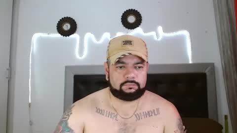 Snapshot of perverseveteranmanxxx chatting on 09/25/25, 04:43 Carlos online show from 09/25/25, 04:43