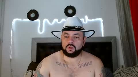 Snapshot of perverseveteranmanxxx chatting on 09/30/25, 03:44 Carlos online show from 09/30/25, 03:44