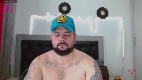 Snapshot of perverseveteranmanxxx chatting on 10/07/25, 09:56 Carlos online show from 10/07/25, 09:56