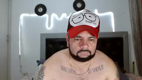 Snapshot of perverseveteranmanxxx chatting on 10/13/25, 04:56 Carlos online show from 10/13/25, 04:56