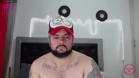 Snapshot of perverseveteranmanxxx chatting on 10/15/25, 09:15 Carlos online show from 10/15/25, 09:15