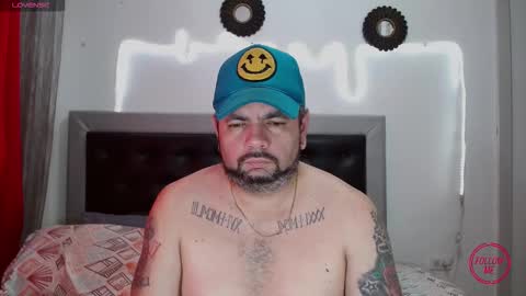 Snapshot of perverseveteranmanxxx chatting on 10/22/25, 02:39 Carlos online show from 10/22/25, 02:39