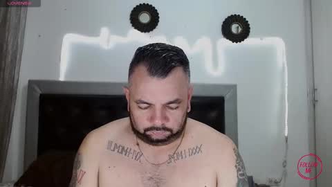 Snapshot of perverseveteranmanxxx chatting on 10/25/25, 05:37 Carlos online show from 10/25/25, 05:37