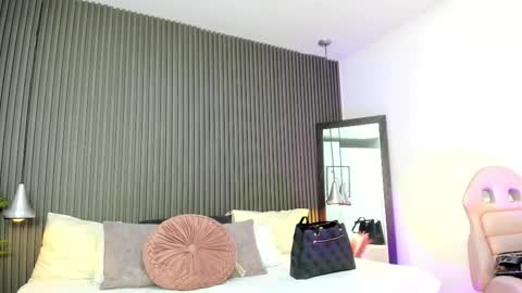 Lizza online show from 10/25/25, 11:29