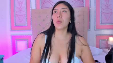 Snapshot of pervertedcurvy chatting on 05/10/26, 03:23 Lily online show from 05/10/26, 03:23