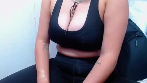 Snapshot of pervertt_nicole chatting on 01/26/25, 02:08 Nicole online show from 01/26/25, 02:08