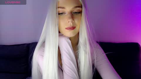 Isabella online show from 12/13/24, 12:28